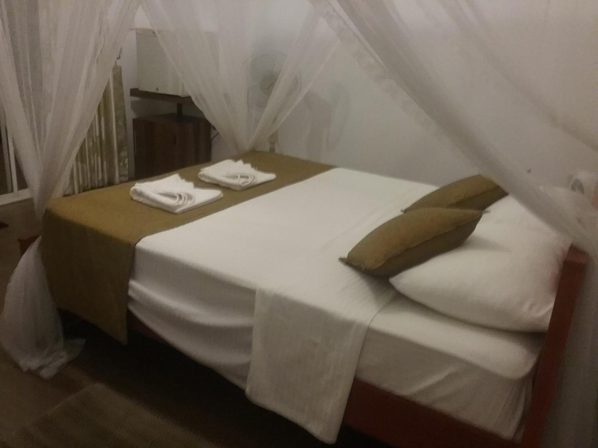 Bed and Breakfast Ella Floating View Екстер'єр фото
