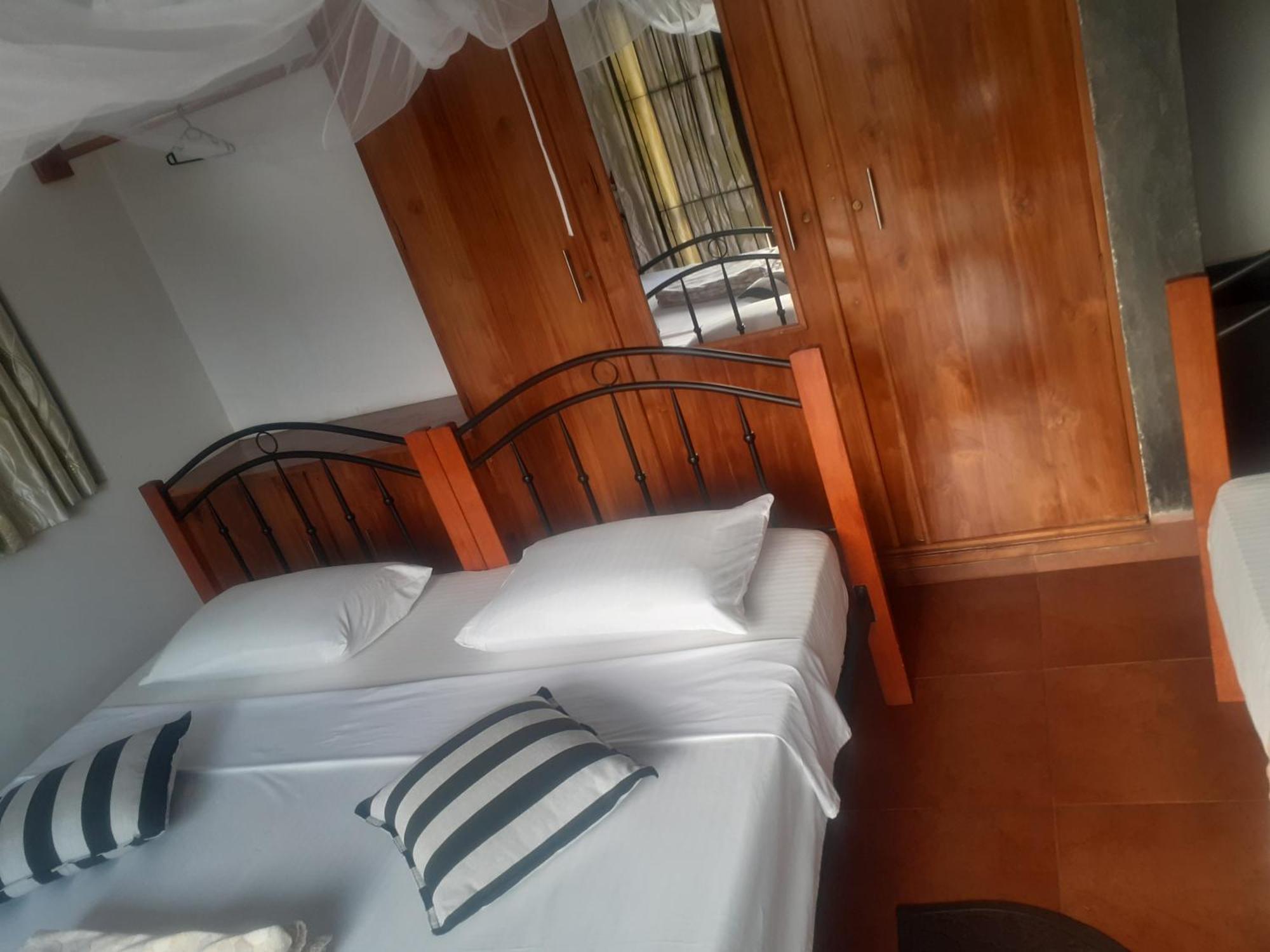 Bed and Breakfast Ella Floating View Екстер'єр фото