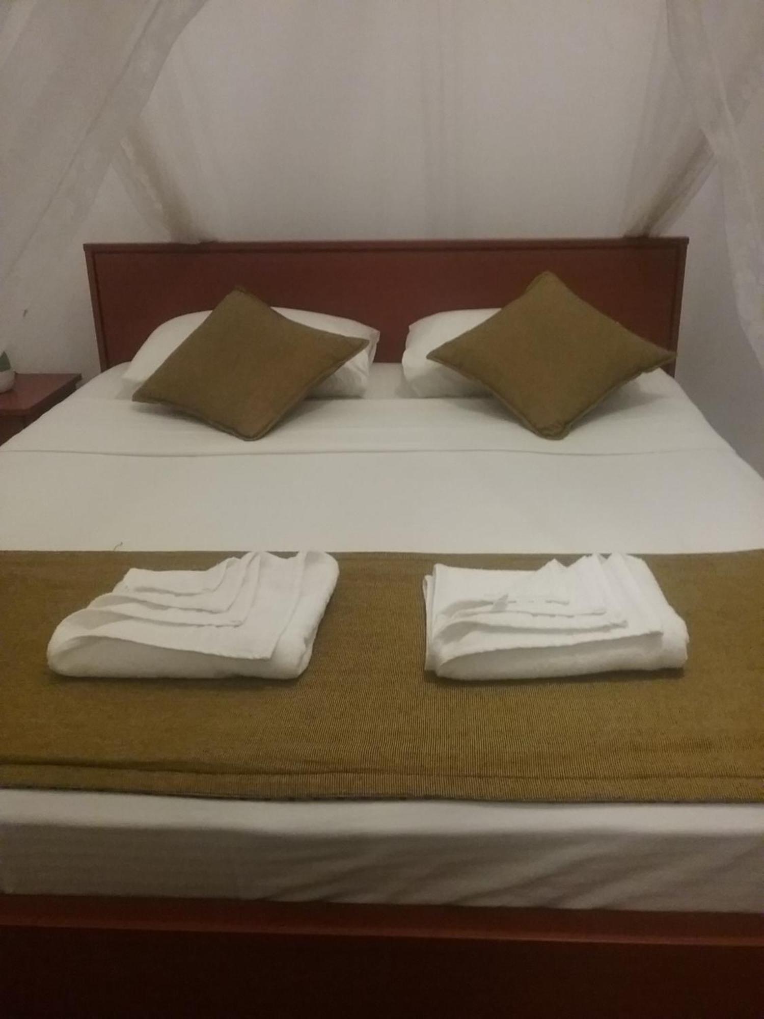 Bed and Breakfast Ella Floating View Екстер'єр фото